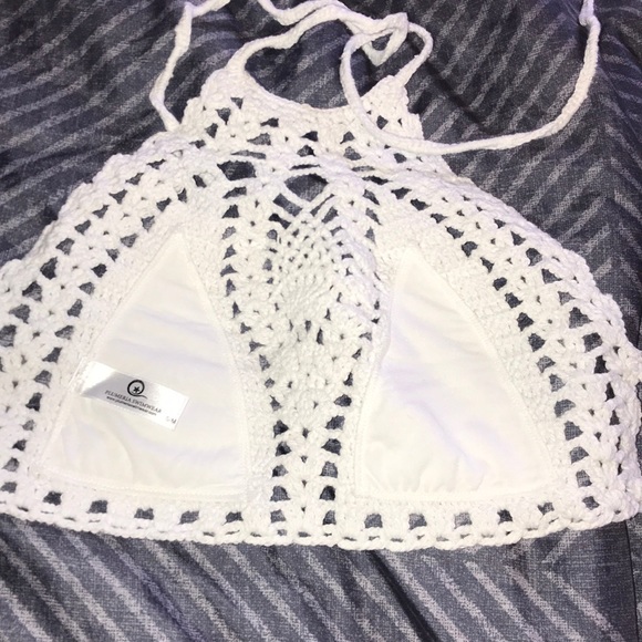 Bikini - Picture 3 of 4